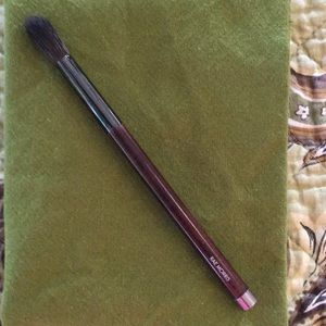 Rae Morris #7.5 Deluxe Round Shader Brush